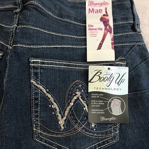 🔥NWT🔥 Wrangler Mae “Booty Up” Jeans